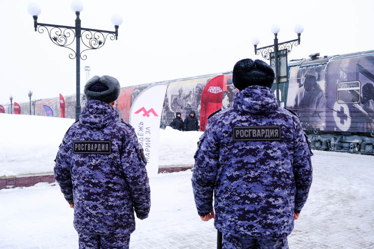 Росгвардия в Йошкар-Оле обеспечивает безопасность во время прибытия Поезда Победы