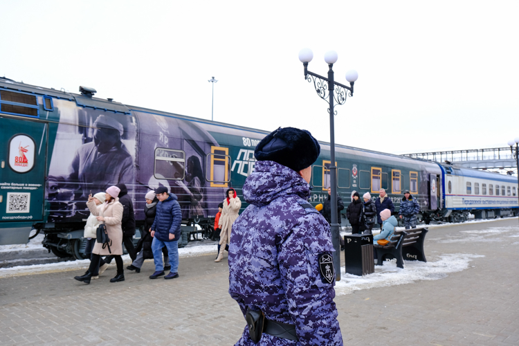 Сотрудники Росгвардии обеспечили охрану общественного порядка в период работы передвижного музея «Поезд Победы» в Йошкар-Оле