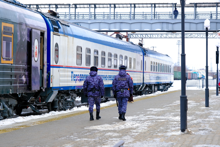 Сотрудники Росгвардии обеспечили охрану общественного порядка в период работы передвижного музея «Поезд Победы» в Йошкар-Оле