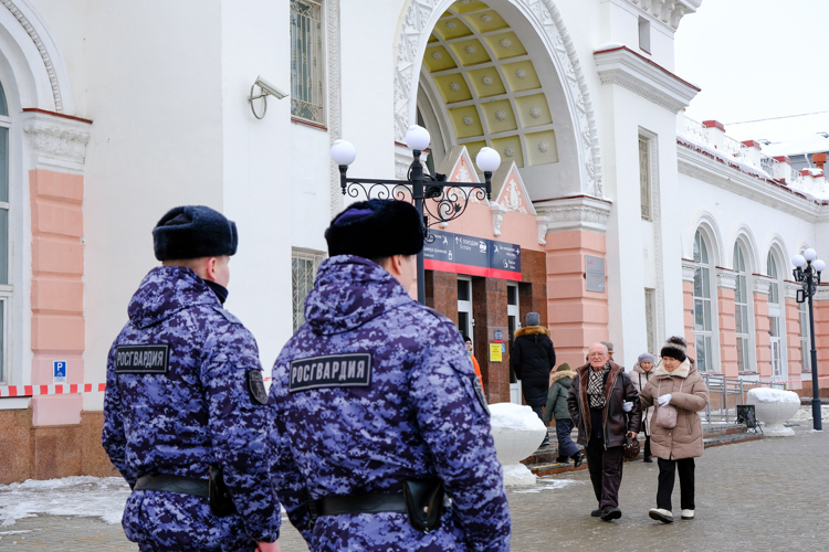 Сотрудники Росгвардии обеспечили охрану общественного порядка в период работы передвижного музея «Поезд Победы» в Йошкар-Оле