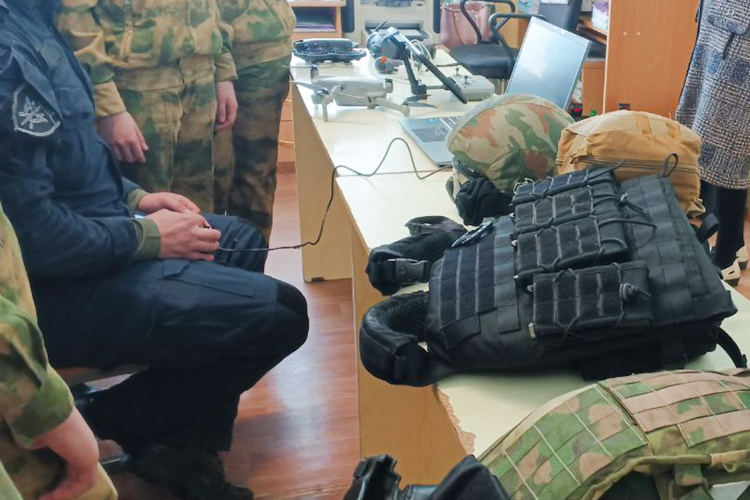 На страже порядка и безопасности: сотрудники Росгвардии в Йошкар-Оле рассказали школьникам о своей службе