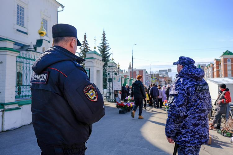 В Марий Эл сотрудники Росгвардии приняли участие в обеспечении безопасности граждан в праздник Вербного воскресенья