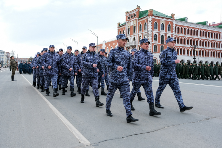 Личный состав  Управления Росгвардии по Республике Марий Эл готовится к Параду Победы (видео)