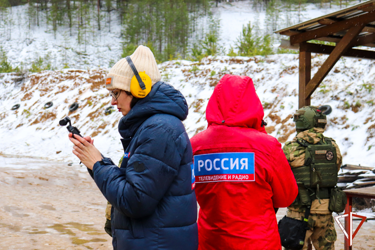 В Марий Эл съёмочная группа ГТРК оценила боевую выучку спецназа Росгвардии в сложных погодных условиях (видео)