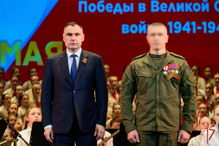 В Марий Эл сотрудники Росгвардии получили государственные награды из рук Главы республики