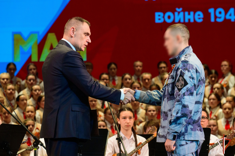 В Марий Эл сотрудники Росгвардии получили государственные награды из рук Главы республики