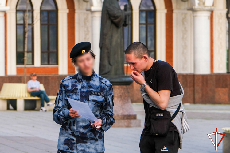 В интересах кадрового обеспечения на площади Оболенского-Ноготкова г. Йошкар-Олы прошла агитационная работа Росгвардии 