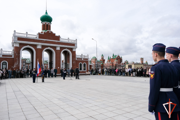 В Йошкар-Оле сотрудники Росгвардии приняли участие в церемонии принятия клятвы курсантами регионального колледжа