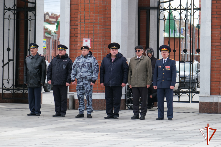 В Йошкар-Оле сотрудники Росгвардии приняли участие в церемонии принятия клятвы курсантами регионального колледжа
