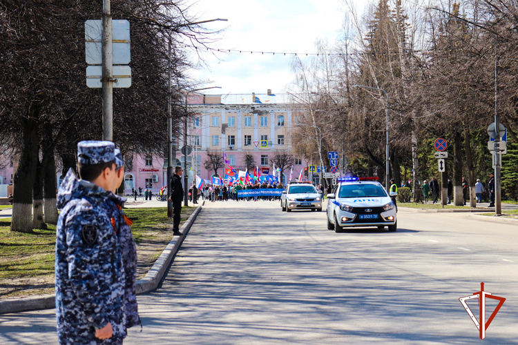 При участии Росгвардии обеспечен правопорядок в Республике Марий Эл во время празднования Дня весны и труда