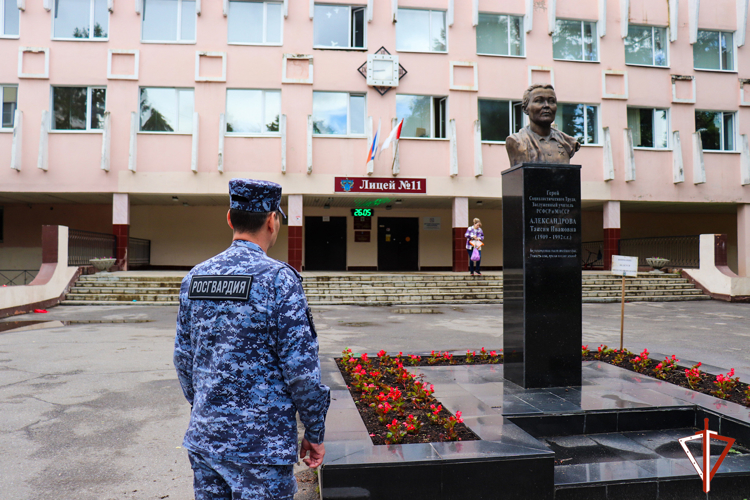 При участии Росгвардии обеспечена безопасность во время проведения «Последнего звонка» в школах Марий Эл
