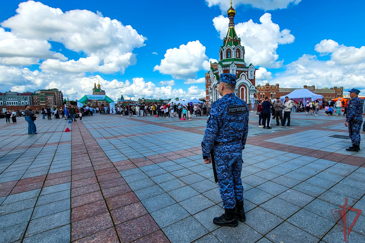 Росгвардейцы приняли участие в обеспечении безопасности «Зелёного марафона» в Йошкар-Оле