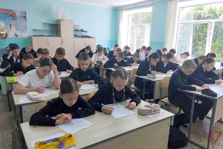 Росгвардейцы в Йошкар-Оле провели набор школьников в подшефный кадетский класс 