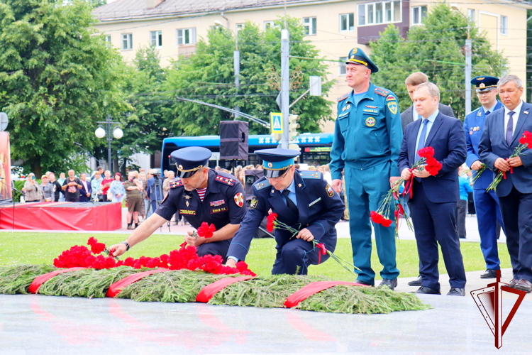 В Йошкар-Оле в мероприятиях, посвященных Дню памяти и скорби, принял участие руководящий состав регионального управления Росгвардии