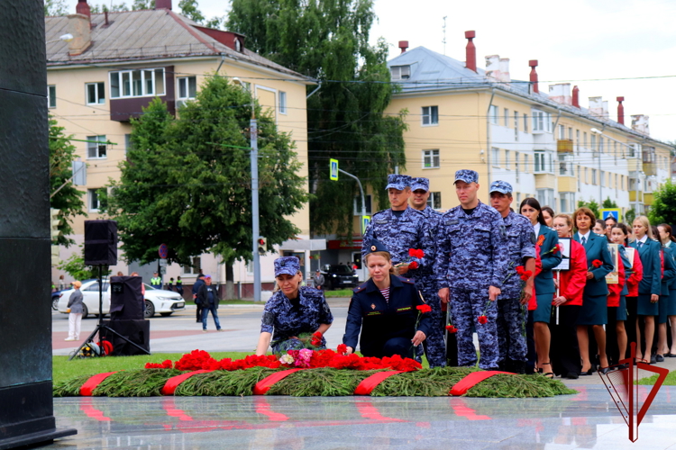 В Йошкар-Оле в мероприятиях, посвященных Дню памяти и скорби, принял участие руководящий состав регионального управления Росгвардии