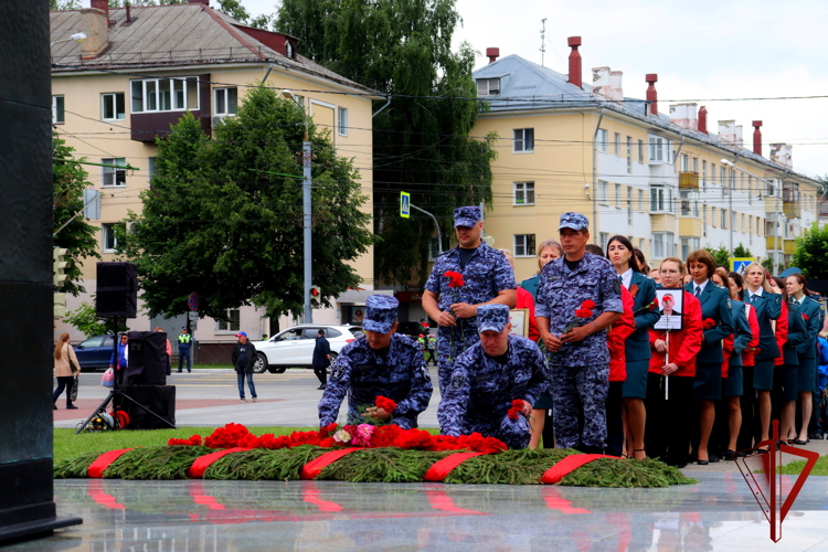 В Йошкар-Оле в мероприятиях, посвященных Дню памяти и скорби, принял участие руководящий состав регионального управления Росгвардии