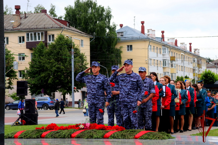 В Йошкар-Оле в мероприятиях, посвященных Дню памяти и скорби, принял участие руководящий состав регионального управления Росгвардии