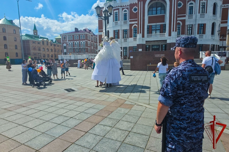 Управление Росгвардии по Республике Марий Эл приняло участие в охране общественного порядка в День семьи, любви и верности