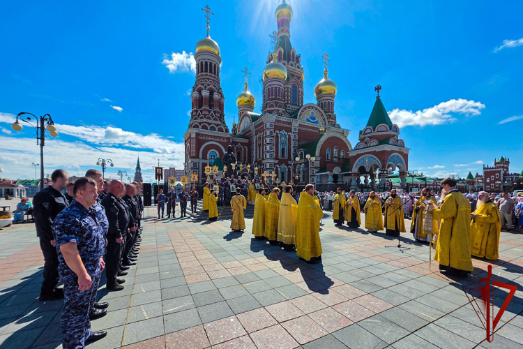 В Йошкар-Оле росгвардейцы приняли участие в торжествах, посвященных дню памяти небесного покровителя ведомства (видео)