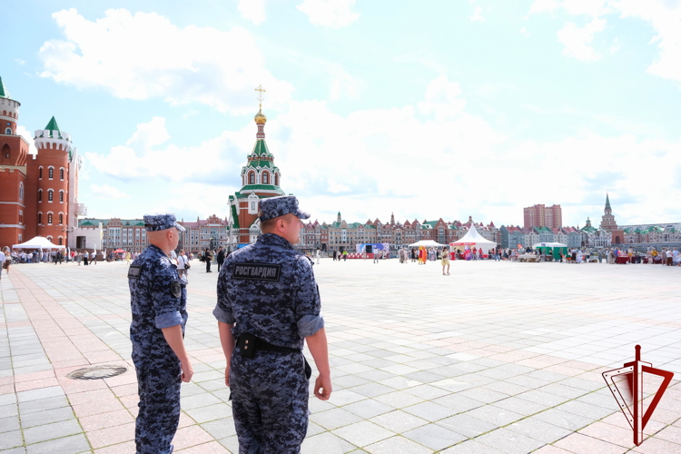 Управление Росгвардии по Республике Марий Эл приняло участие в охране общественного порядка в День семьи, любви и верности