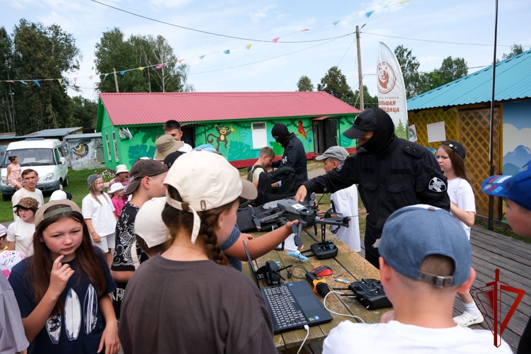 В Марий Эл росгвардейцы провели патриотическое мероприятие для детей в летнем лагере «Большая Медведица» (видео)