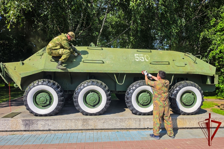 Росгвардейцы отреставрировали выставочную военную технику в Центральном парке Йошкар-Олы (видео)