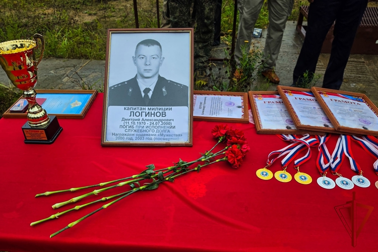 В Марий Эл прошли тактико-специальные соревнования среди спецподразделений, посвящённые памяти погибшего бойца СОБР (видео)