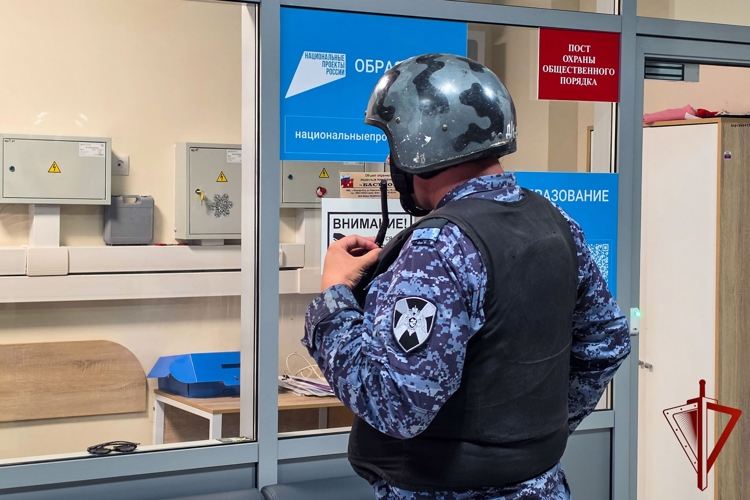 Росгвардейцы приняли участие в комиссионной проверке готовности образовательных учреждений к новому учебному году в Марий Эл  (видео)