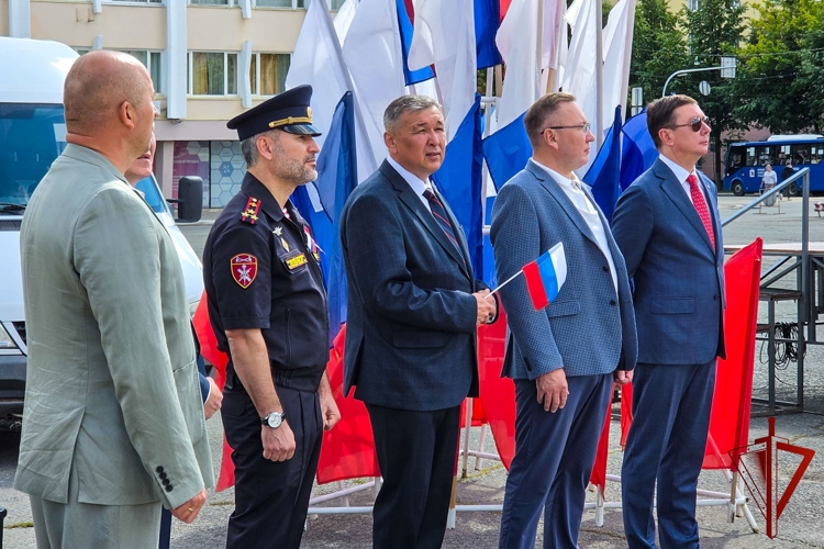 Начальник Управления Росгвардии по Республике Марий Эл принял участие в торжественном мероприятии, посвящённом Дню Государственного флага Российской Федерации
