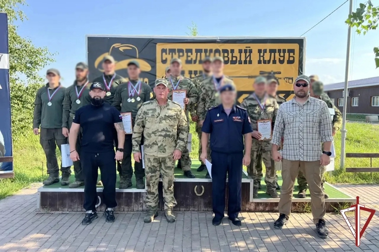 Сотрудники СОБР «Берсерк» Управления Росгвардии по Республике Марий Эл стали лидерами личного зачёта на окружном турнире по служебно-боевой стрельбе