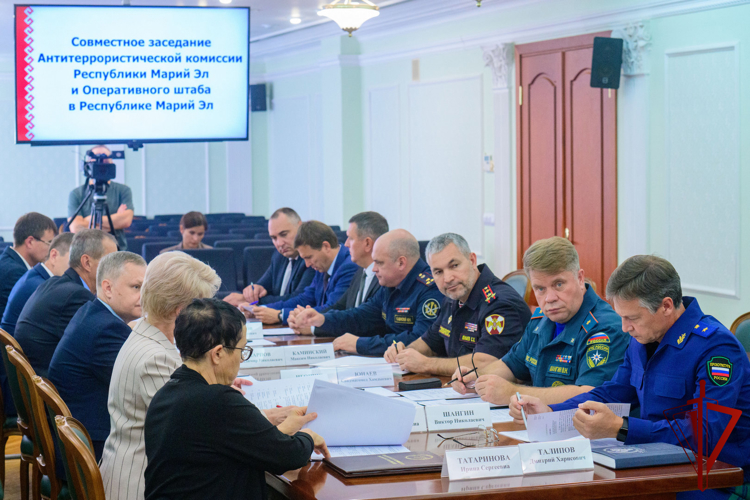 В Марий Эл начальник регионального управления Росгвардии принял участие в заседании Антитеррористической комиссии республики 