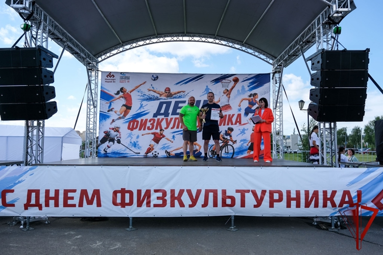 Росгвардейцы Марий Эл отметили День физкультурника спортивными состязаниями (видео)