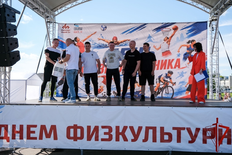 Росгвардейцы Марий Эл отметили День физкультурника спортивными состязаниями (видео)