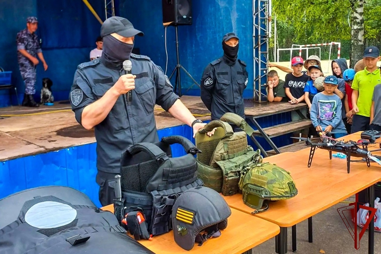 В детском оздоровительном лагере «Лесная сказка» Республики Марий Эл прошла акция «Каникулы с Росгвардией»