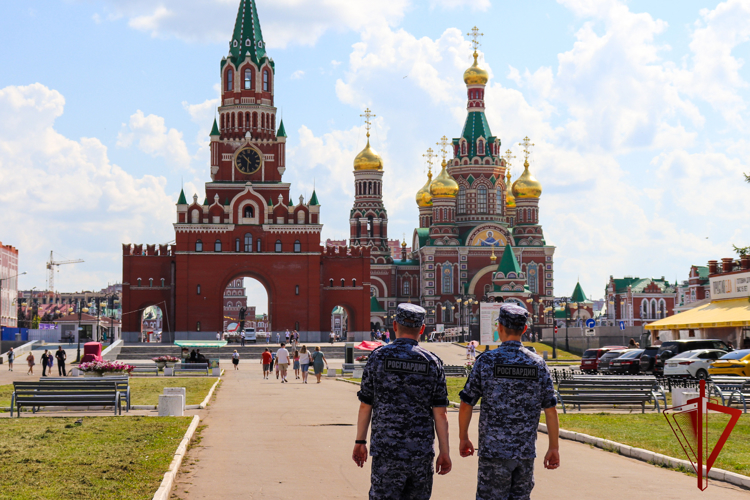 Росгвардейцы в Марий Эл обеспечили правопорядок в ходе празднования Дня ВДВ и проведения матчевого турнира на Кубок  Раимкуля Малахбекова