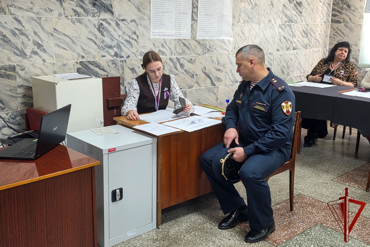 Начальник Управления Росгвардии по Республике Марий Эл проголосовал  в первый день выборов депутатов Государственной Думы (видео)