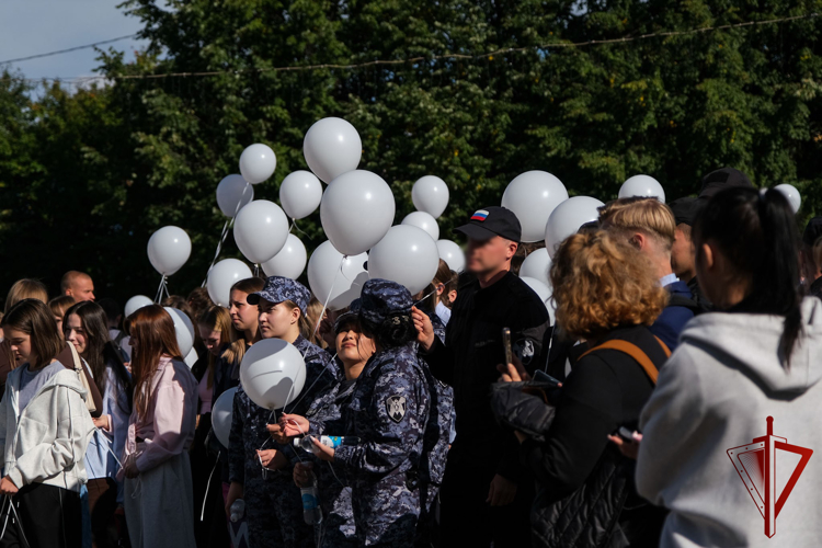 Росгвардейцы приняли участие в мероприятиях, приуроченных ко Дню солидарности в борьбе с терроризмом в Марий Эл