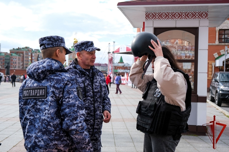 В Марий Эл росгвардейцы провели агитационное мероприятие на празднике ГТО (видео)