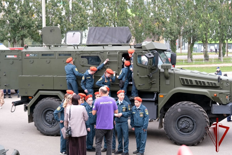 Представители Росгвардии приняли участие в юбилейном X Слёте регионального отделения «Юнармии» в Марий Эл (видео)