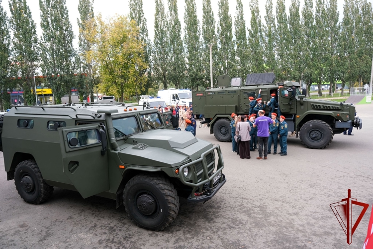 Представители Росгвардии приняли участие в юбилейном X Слёте регионального отделения «Юнармии» в Марий Эл (видео)