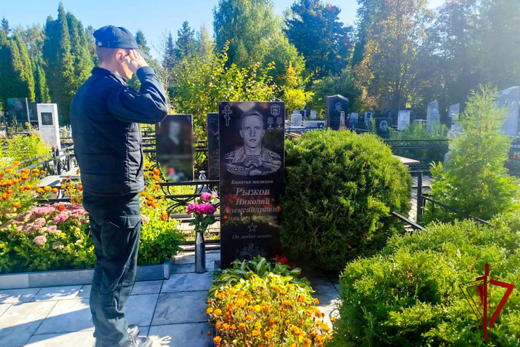 В  Марий Эл сотрудники спецподразделения Росгвардии почтили память погибшего боевого товарища 