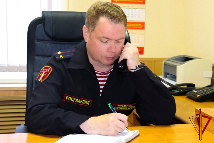 Офицер Росгвардии провел прямую линию с жителями Республики Марий Эл