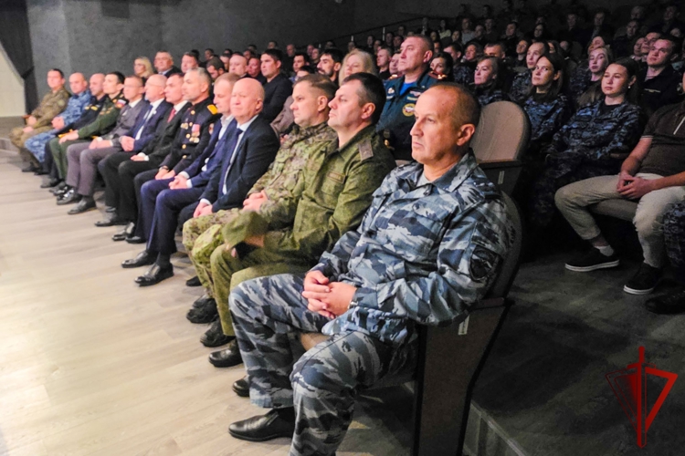 В Йошкар-Оле состоялось торжественное мероприятие, посвящённое 10-летию Управления Росгвардии по Республике Марий Эл (видео)