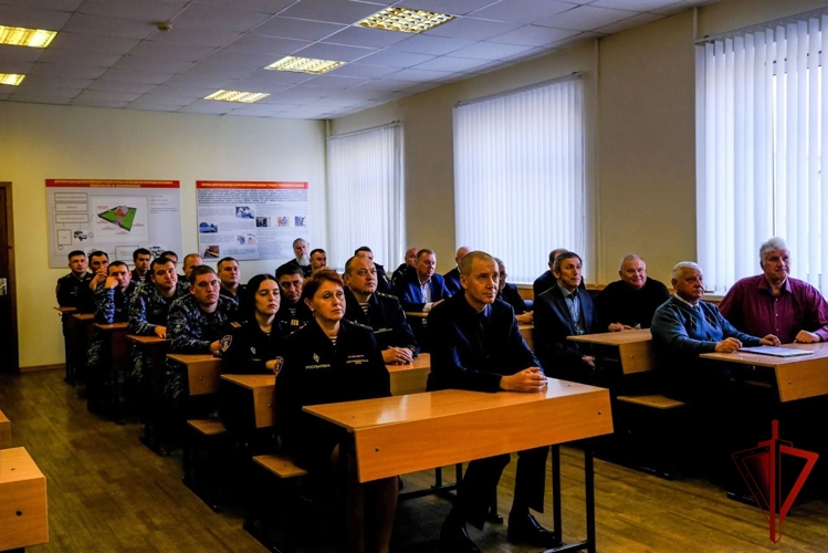 В отделе вневедомственной охраны Росгвардии по Республике Марий Эл состоялось торжественное мероприятие, посвящённое 74-й годовщине образования службы