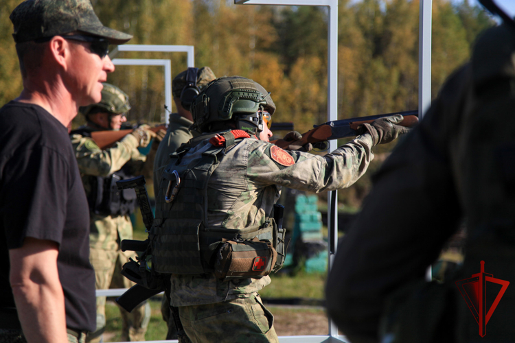 Росгвардейцы стали победителями соревнований по армейской тактической стрельбе «Победный рывок» в Марий Эл